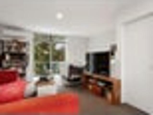 Apartment for sale in Heathcote, Canterbury