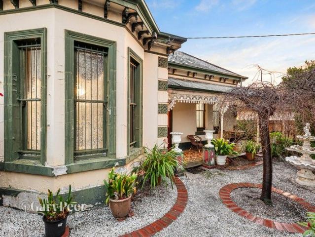 House for sale in Caulfield South