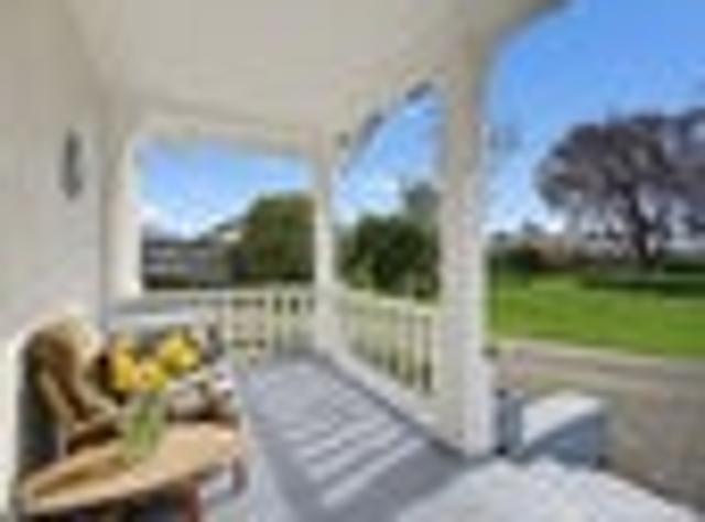 House for sale in Otakou