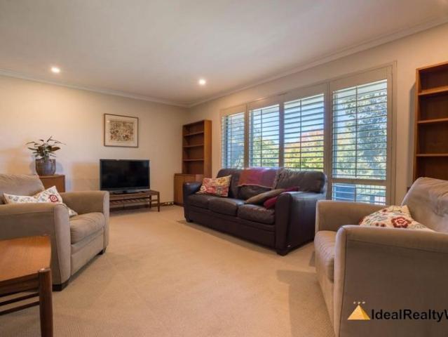 House for rent in Rossmoyne, Western Australia