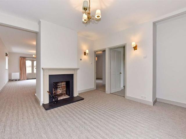 House for rent in Henley-on-Thames, Berrick Salome