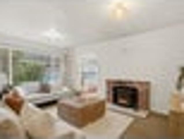 House for sale in Chaslands, Canterbury