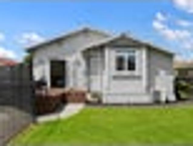 House for sale in Five Cross Roads, Hamilton City