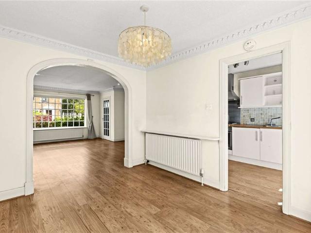 House for rent in Sunningdale