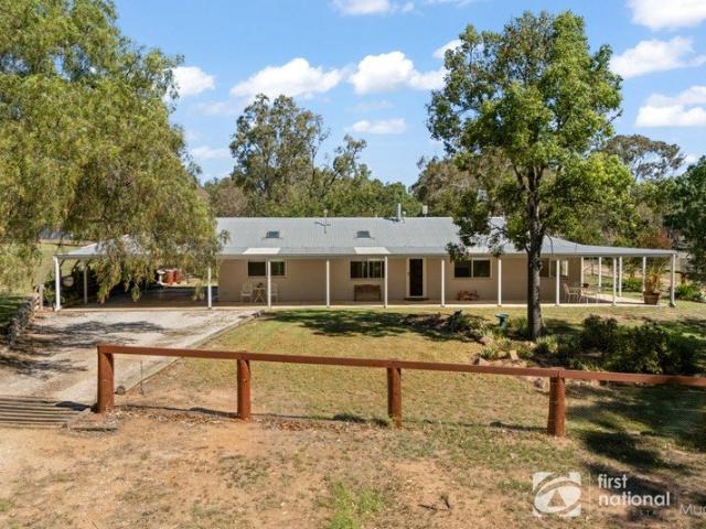 Cottage for sale in Frog Rock, New South Wales