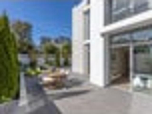 Apartment for sale in Heathcote, Canterbury