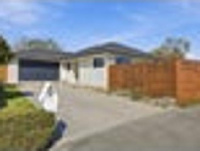 House for sale in Chaslands, Canterbury