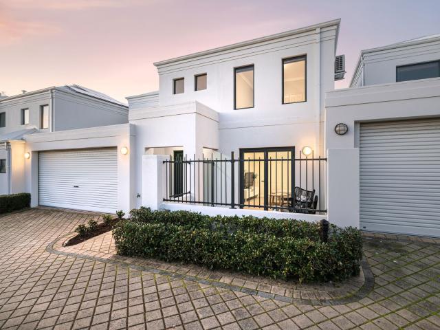 Townhouse for sale in Como, Western Australia