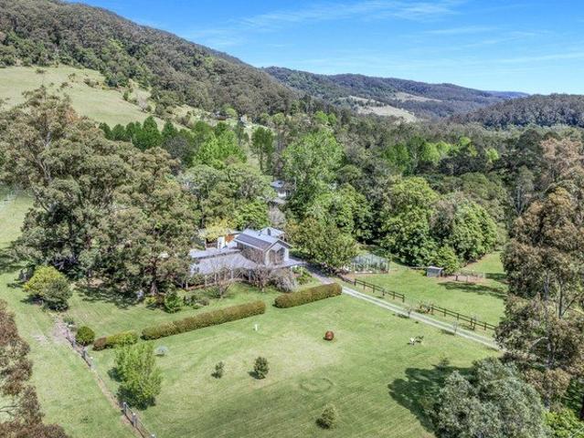 Cottage for sale in Woodhill, Wattamolla