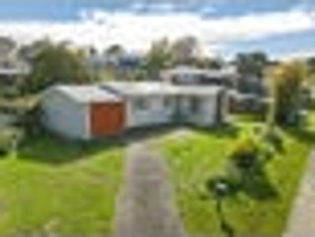 House for sale in Birkdale, Kaipātiki