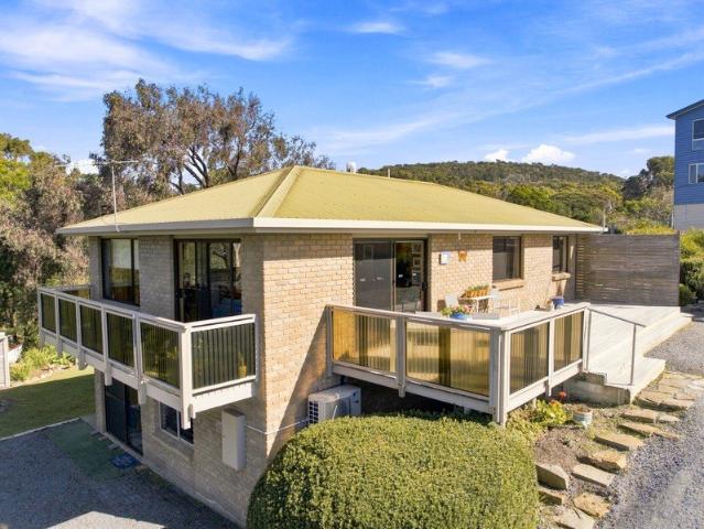 House for sale in Greens Beach, Tasmania