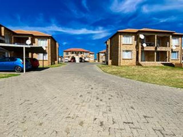 Apartment for sale in Vosloorus, Gauteng