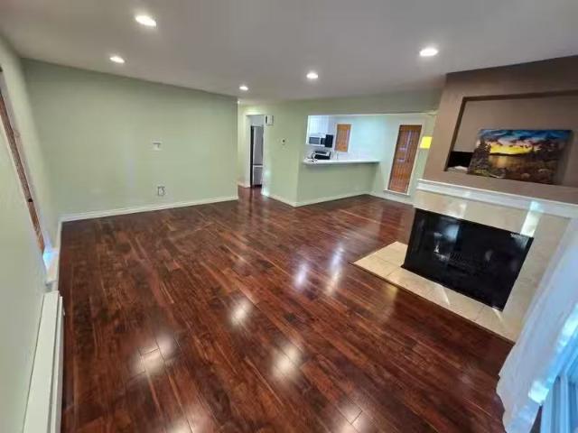 Condo for rent in Kirkland