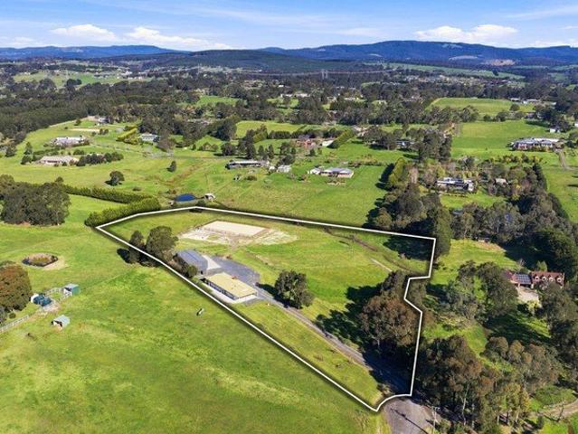 Cottage for sale in Hazelwood North, Victoria