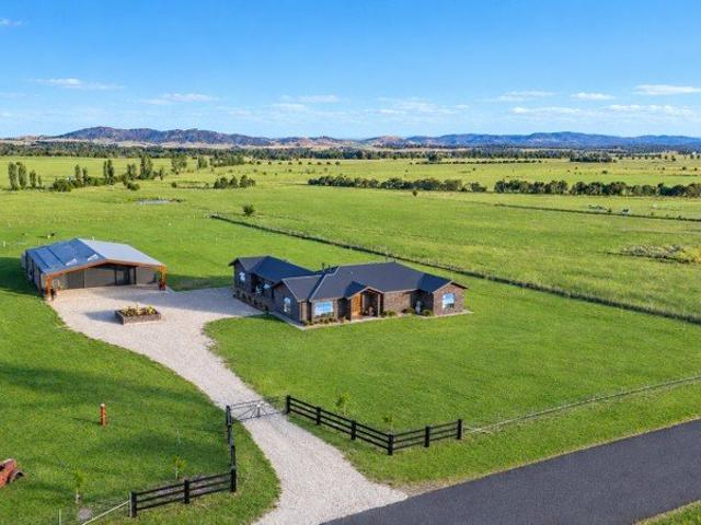 Cottage for sale in Bungendore, New South Wales
