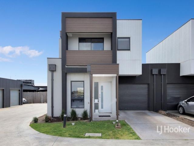 Townhouse for rent in Camerons Creek, Victoria