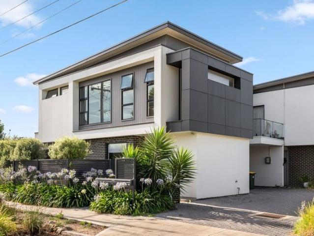 Townhouse for sale in Horseshoe Creek, South Australia