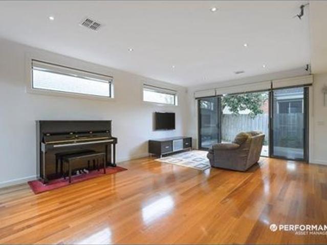 Townhouse for rent in Camerons Creek, Victoria