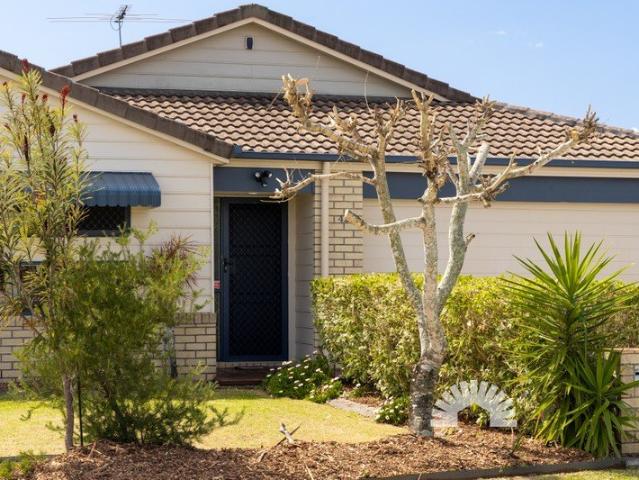 House for sale in Bellmere, Greater Brisbane