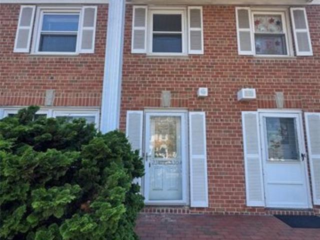 Condo for sale in Bayside