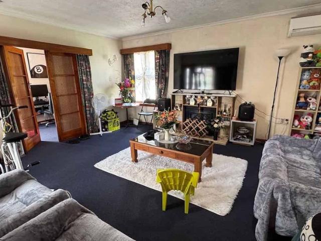 House for rent in Chaslands, Canterbury
