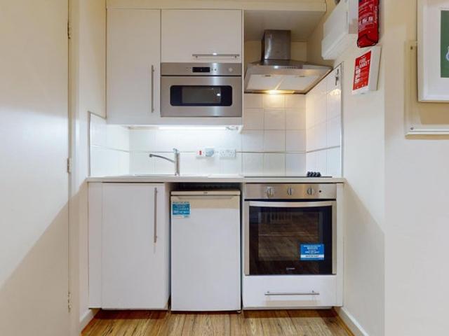 Studio for rent in Cricklewood, Greater London