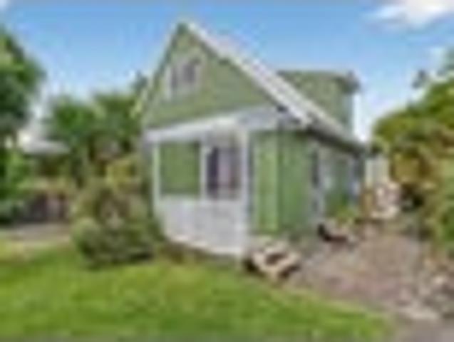 House for sale in Oratia, Oroua County