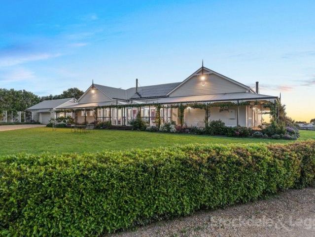 Cottage for sale in Ryanston, Victoria