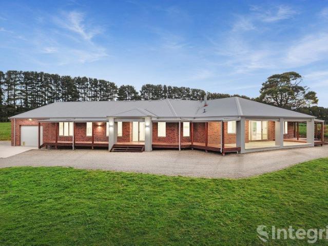 Cottage for sale in Pheasant Creek, Kinglake West