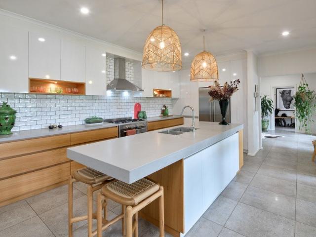 Cottage for sale in Warragul, Victoria