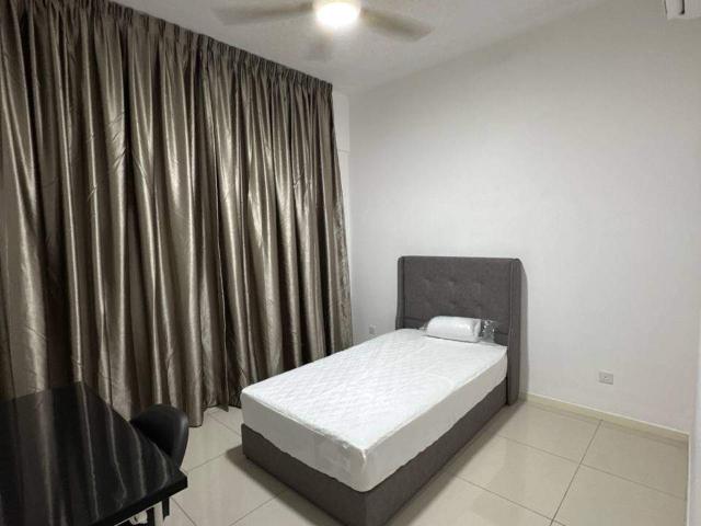 Room for rent in Petaling, Alam Impian