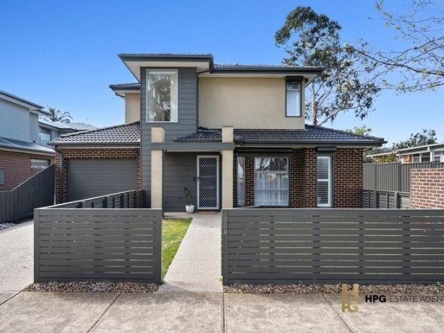 Townhouse for sale in Camerons Creek, Victoria