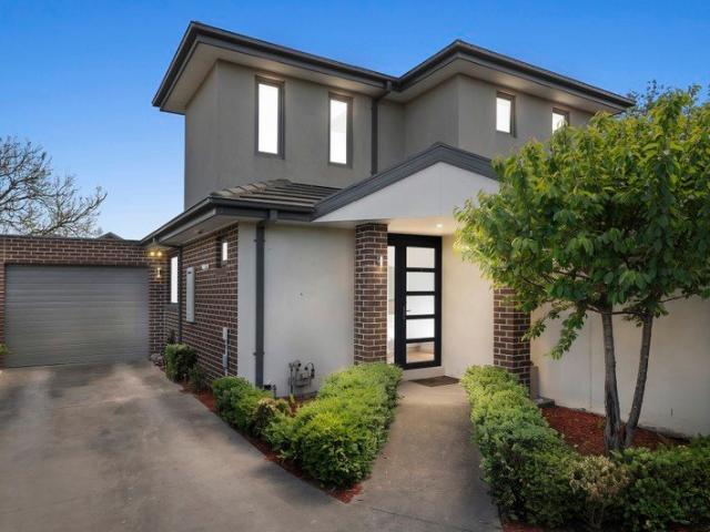 Townhouse for sale in Moorabbin, Melbourne