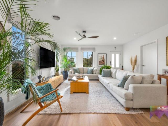 Townhouse for sale in Rosebud, Melbourne