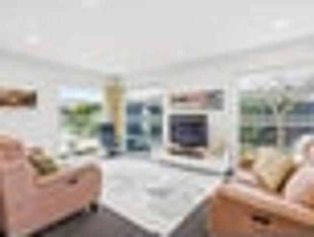 House for sale in Chaslands, Canterbury
