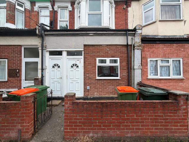 Apartment for rent in Little Ilford, Greater London