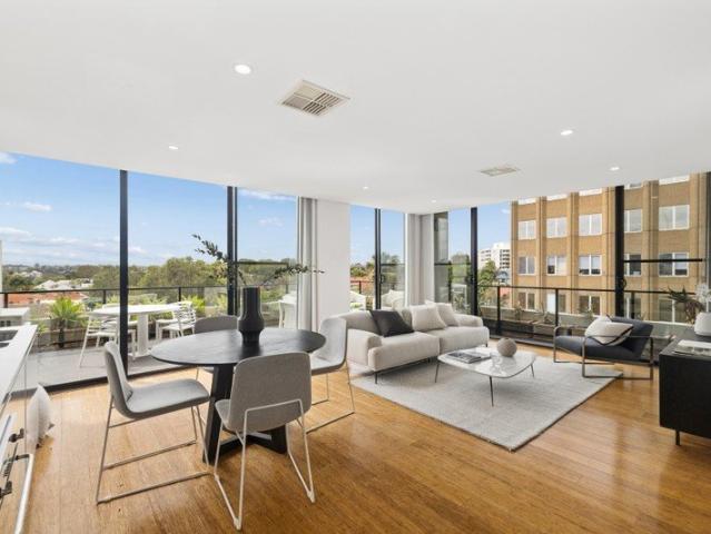 Apartment for sale in Lower North Shore, Sydney