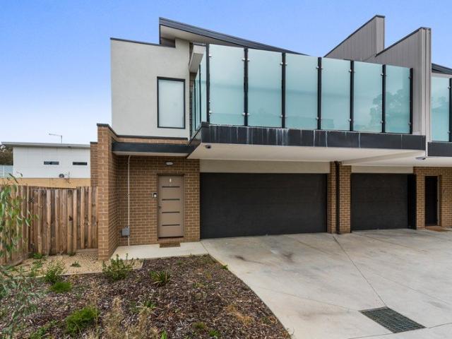 Townhouse for rent in Boronia, Melbourne