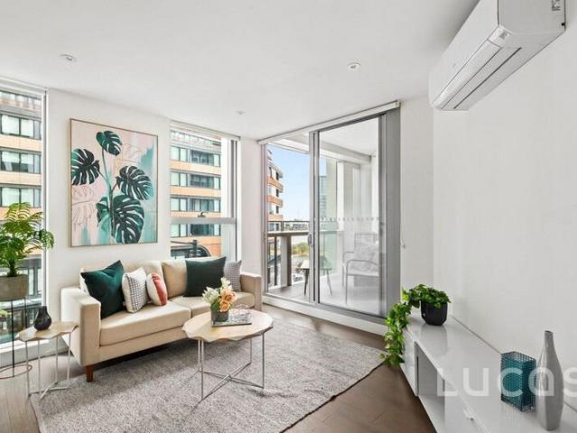 Apartment for rent in Victoria Harbour, Melbourne