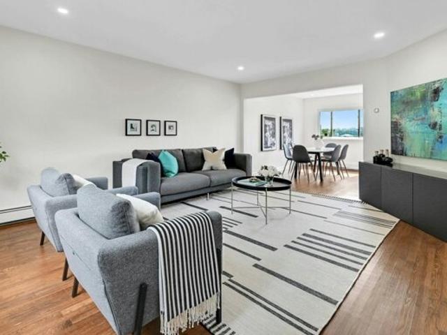 Condo for sale in Edgewater, New Jersey