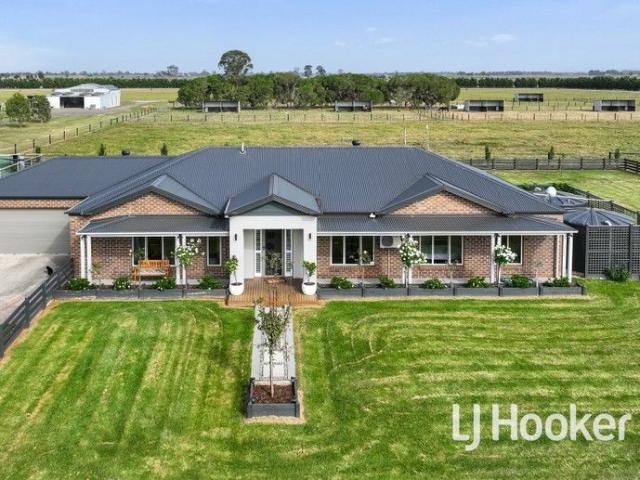 Cottage for sale in Camerons Creek, Victoria