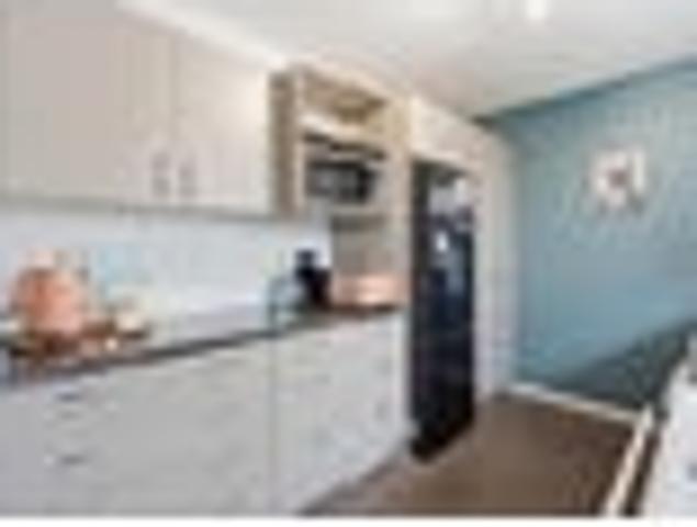 Apartment for sale in Edgeware, Canterbury