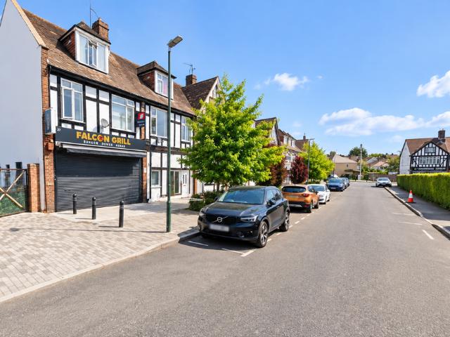 Apartment for rent in Falconwood, Greater London