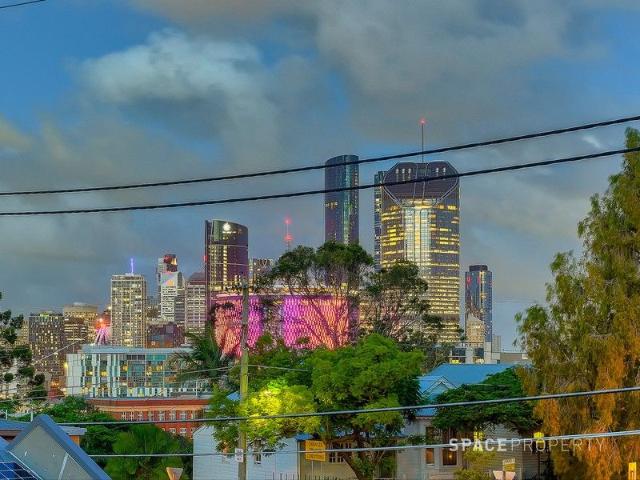 House for sale in Highgate Hill