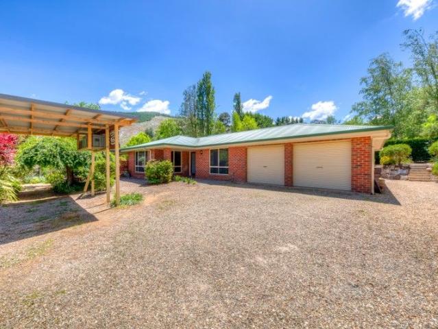 House for sale in Bright, Alpine Shire
