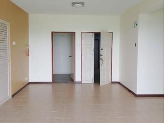 Condominium for sale in Malaka