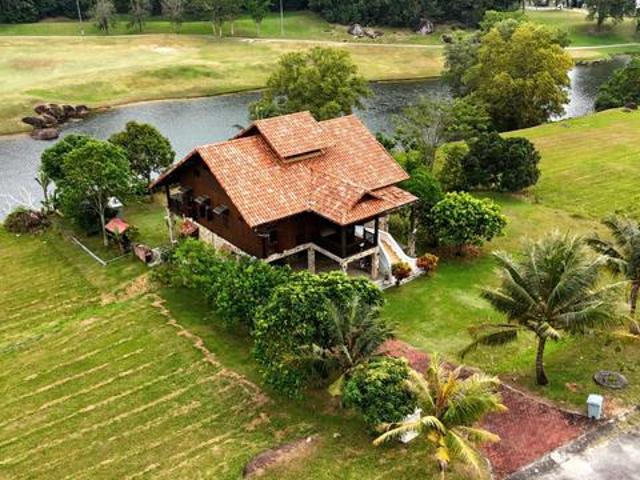 Bungalow for sale in Malaka
