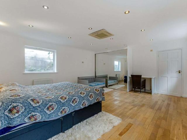 House for rent in Pouchen End, Hertfordshire