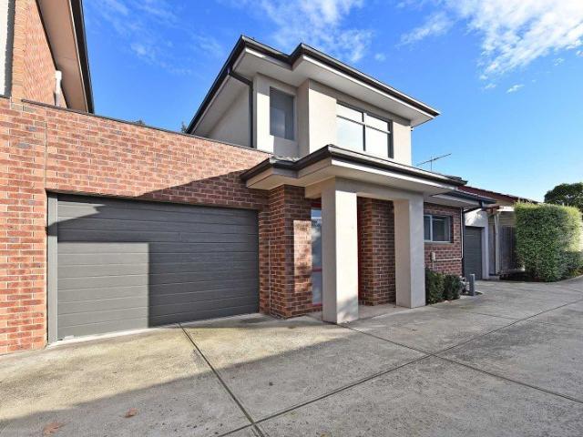 Townhouse for sale in Camerons Creek, Victoria