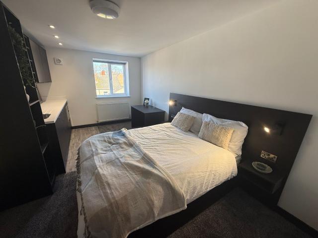 Studio for rent in Caldermill, East Midlands